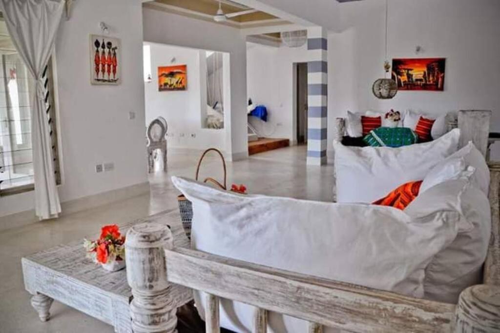 White Villa - Paparemo Beach Ватаму Екстер'єр фото